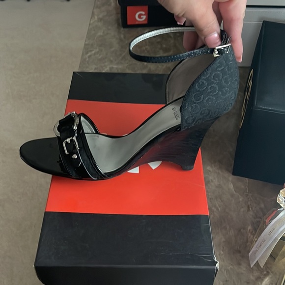 Womens guess wedge. Black, size 8.5. Only worn once for 1 hour. - Picture 2 of 7